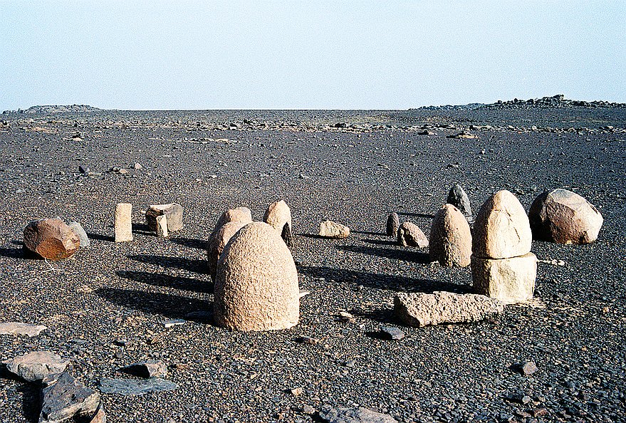 Les Bethyles de Tan Khadija.