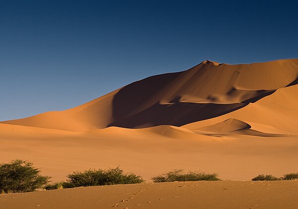 Le néolithique Le néolithique Le Néolithique est considéré aujourd'hui comme un ensemble de divers éléments culturels nouveaux par...